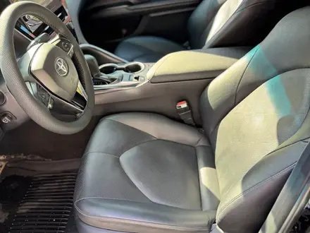Toyota Camry 2021 года за 17 500 000 тг. в Астана – фото 9
