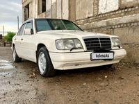 Mercedes-Benz E 220 1994 годаfor2 500 000 тг. в Павлодар