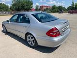 Mercedes-Benz E 320 2004 годаүшін7 300 000 тг. в Актобе – фото 2