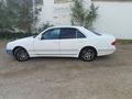 Mercedes-Benz E 220 2000 года за 2 300 000 тг. в Жезказган – фото 4