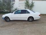 Mercedes-Benz E 220 2000 года за 2 750 000 тг. в Жезказган – фото 4