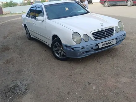 Mercedes-Benz E 220 2000 года за 2 300 000 тг. в Жезказган – фото 5