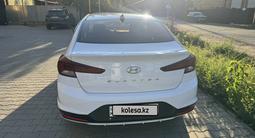 Hyundai Elantra 2019 годаүшін6 300 000 тг. в Уральск – фото 3