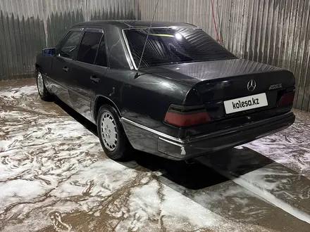 Mercedes-Benz E 200 1990 года за 1 400 000 тг. в Шымкент – фото 7