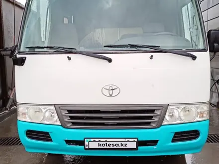 Toyota  Coaster 2010 года за 11 000 000 тг. в Атырау