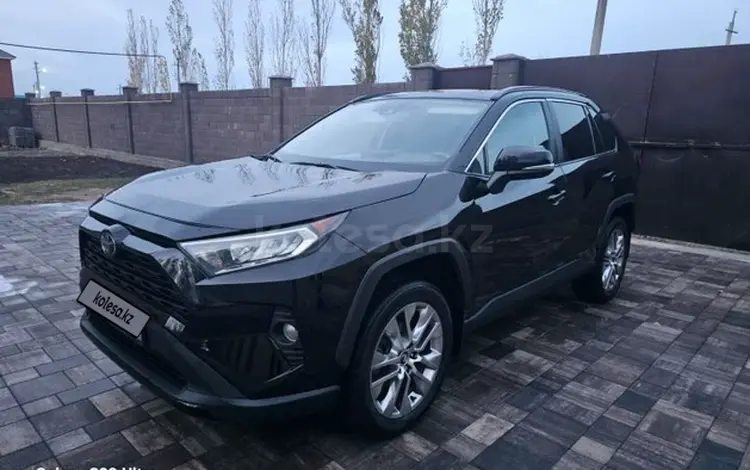 Toyota RAV4 2020 годаүшін11 000 000 тг. в Актобе