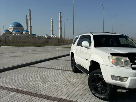 Toyota 4Runner 2003 года за 9 500 000 тг. в Астана – фото 2