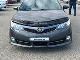 Toyota Camry 2014 годаfor8 500 000 тг. в Актобе – фото 2