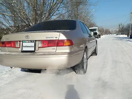 Toyota Camry 2000 года за 3 800 000 тг. в Алматы – фото 4