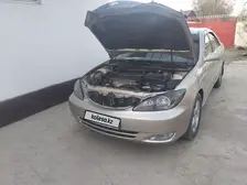 Toyota Camry, 2004