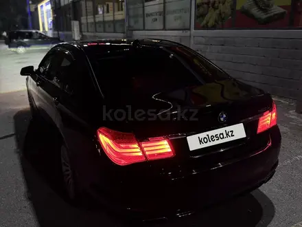 BMW 750 2011 года за 12 800 000 тг. в Алматы – фото 5