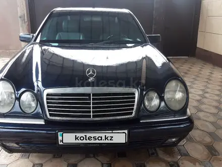 Mercedes-Benz E 230 1996 года за 2 300 000 тг. в Шымкент