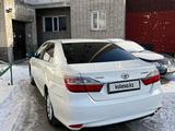 Toyota Camry 2015 года за 7 500 000 тг. в Усть-Каменогорск – фото 2