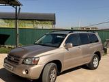 Toyota Highlander 2004 года за 5 500 000 тг. в Алматы