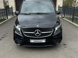 Mercedes-Benz V 300 2022 года за 40 000 000 тг. в Астана – фото 2