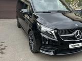 Mercedes-Benz V 300 2022 года за 40 000 000 тг. в Астана – фото 3