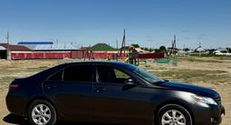 Toyota Camry 2010 года за 8 600 000 тг. в Актобе – фото 3