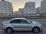 Volkswagen Jetta 2013 года за 6 600 000 тг. в Астана – фото 2