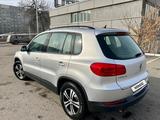 Volkswagen Tiguan 2015 года за 9 600 000 тг. в Алматы – фото 2