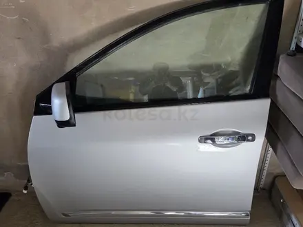 Дверь передняя левая на Nissan Rogue, оригинал за 120 000 тг. в Алматы