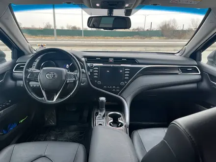 Toyota Camry 2019 года за 15 500 000 тг. в Актау – фото 17