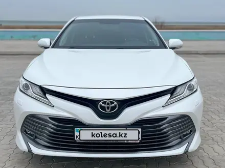 Toyota Camry 2019 года за 15 500 000 тг. в Актау – фото 4