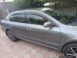 Skoda Superb 2011 года за 3 550 000 тг. в Алматы – фото 2