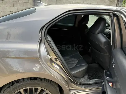 Toyota Camry 2019 года за 11 500 000 тг. в Алматы – фото 7