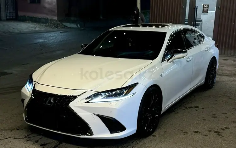 Lexus ES 350 2018 года за 22 000 000 тг. в Алматы