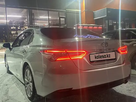 Toyota Camry 2019 года за 16 000 000 тг. в Семей – фото 5