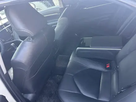 Toyota Camry 2019 года за 16 000 000 тг. в Семей – фото 9