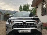 Toyota RAV4 2021 года за 19 000 000 тг. в Алматы – фото 4