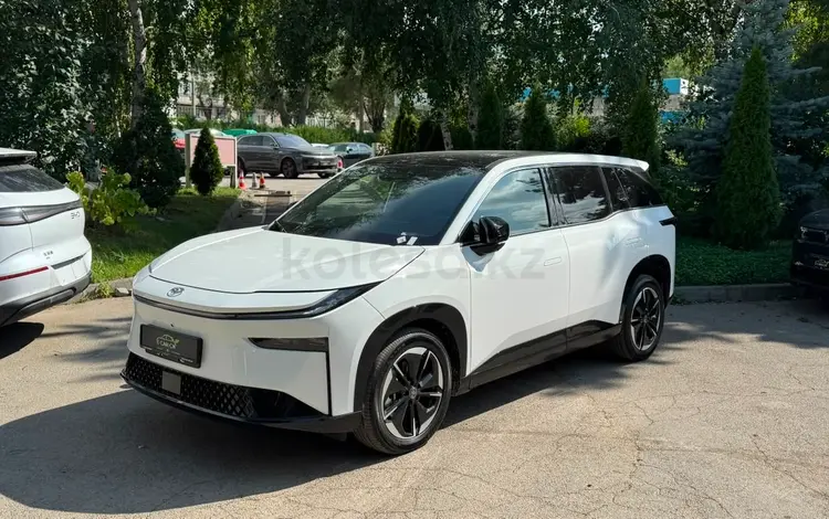 Toyota bZ3X 2025 года за 14 300 000 тг. в Алматы