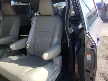 Toyota Sienna 2016 года за 16 000 000 тг. в Алматы – фото 23