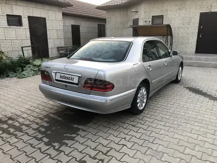 Mercedes-Benz E 320 2001 года за 5 200 000 тг. в Актобе – фото 7