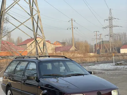 Volkswagen Passat 1993 года за 1 900 000 тг. в Актобе – фото 2