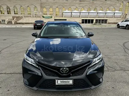 Toyota Camry 2019 года за 13 200 000 тг. в Уральск