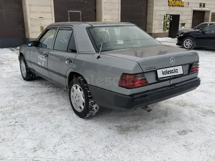 Mercedes-Benz E 200 1989 года за 1 050 000 тг. в Караганда – фото 6