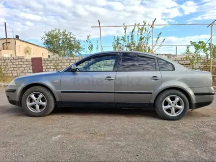 Volkswagen Passat 2002 года за 2 200 000 тг. в Актау – фото 4