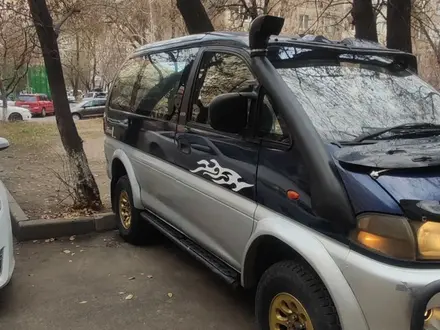 Mitsubishi Delica 1995 года за 2 700 000 тг. в Алматы – фото 2