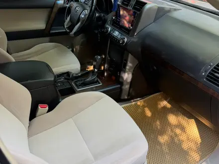 Toyota Land Cruiser Prado 2013 года за 14 700 000 тг. в Актобе – фото 7