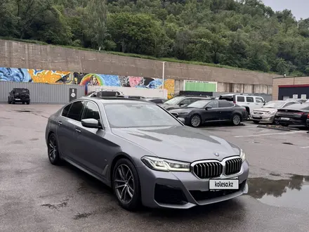 BMW 520 2022 года за 25 500 000 тг. в Алматы