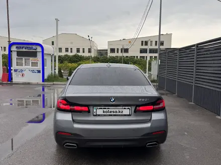 BMW 520 2022 года за 25 500 000 тг. в Алматы – фото 6