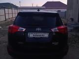 Toyota RAV4 2014 года за 9 200 000 тг. в Актобе – фото 4