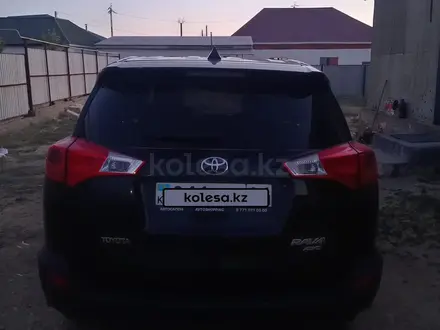 Toyota RAV4 2014 года за 9 200 000 тг. в Актобе – фото 4