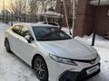 Toyota Camry 2021 года за 18 700 000 тг. в Астана – фото 2