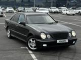 Mercedes-Benz E 320 1999 года за 4 250 000 тг. в Шымкент