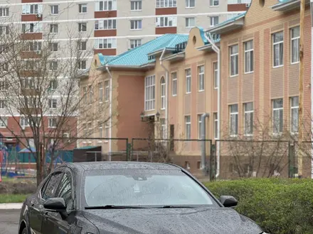 Toyota Camry 2018 года за 11 500 000 тг. в Уральск – фото 2