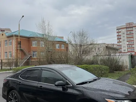 Toyota Camry 2018 года за 11 500 000 тг. в Уральск – фото 6