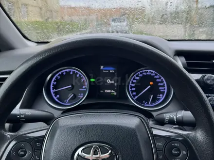 Toyota Camry 2018 года за 11 500 000 тг. в Уральск – фото 8